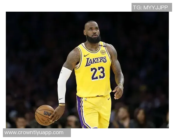 詹姆斯重返球队提升进攻实力海斯称这是对对手的又一巨大挑战 詹姆斯重返球队提升进攻实力海斯称这是对对手的又一巨大挑战