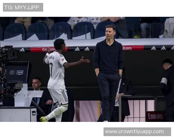 斯帕莱蒂的儿子在尤文任职球探引发热议与找工作趣事分享 斯帕莱蒂的儿子在尤文任职球探引发热议与找工作趣事分享