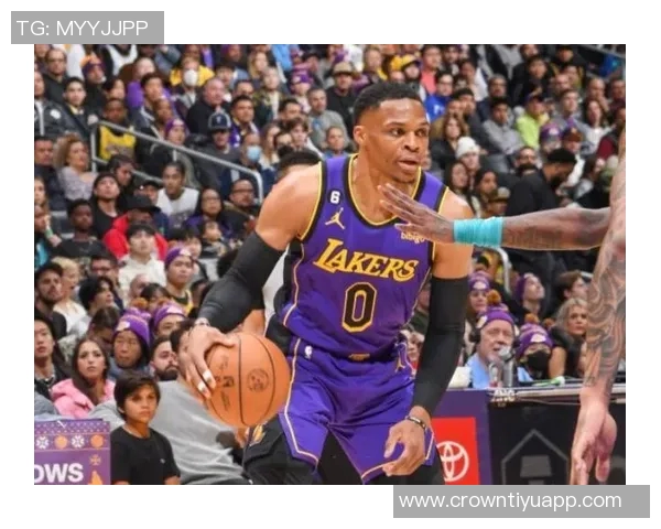 里夫斯谈轮换不足的挑战强调全队拼尽全力应对困难局面