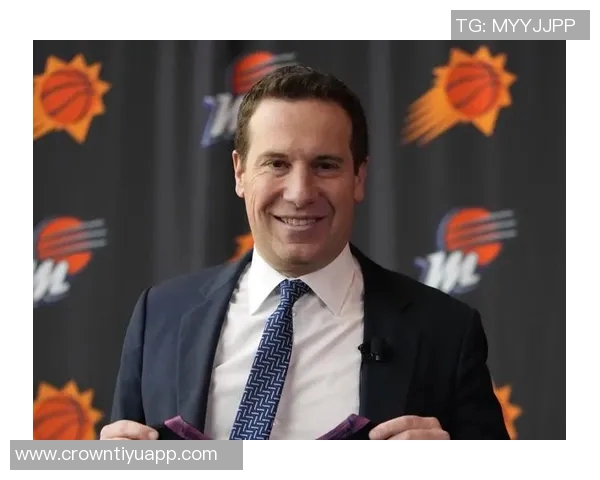 太阳主帅称布克将更多担任控卫角色提升球队进攻效率