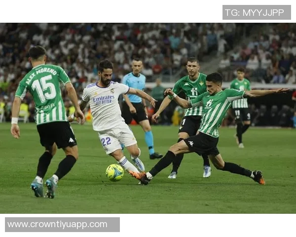 西媒报道贝蒂斯有意引进皇马年轻前锋贡萨洛皇马态度坚决不愿放人